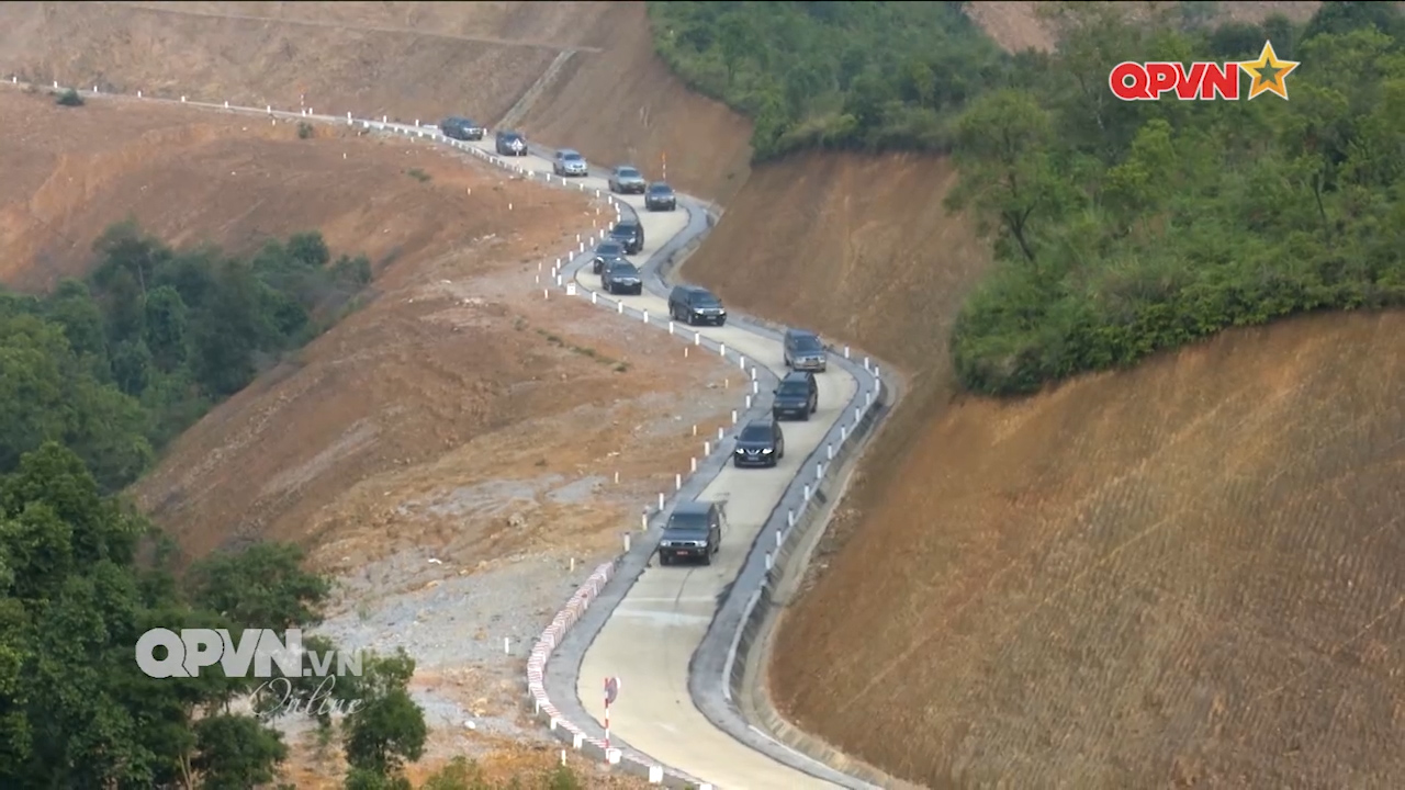 Quân khu bàn giao đường tuần tra biên giới tại huyện Tràng Định, tỉnh Lạng Sơn