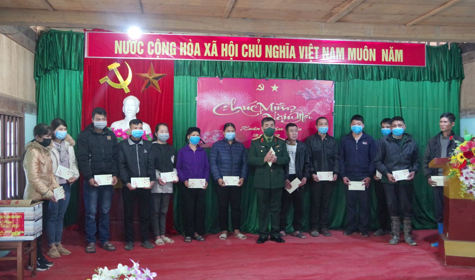 Đoàn công tác Quân khu thăm, chúc tết tại tỉnh Lạng Sơn