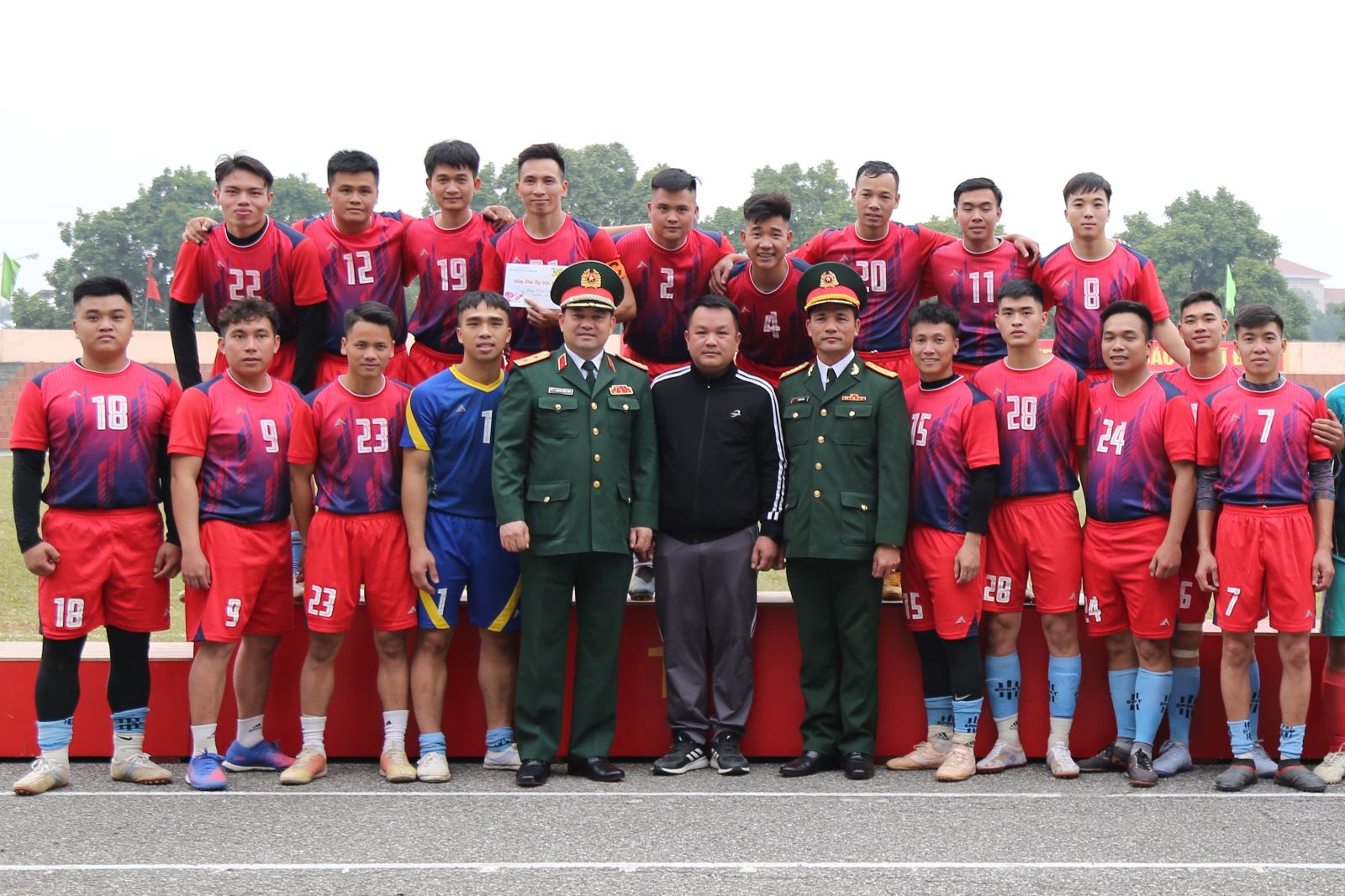 Giải bóng đá mừng Xuân Quý Mão 2023: Đội bóng Bộ Tham mưu giành giải nhất chung cuộc